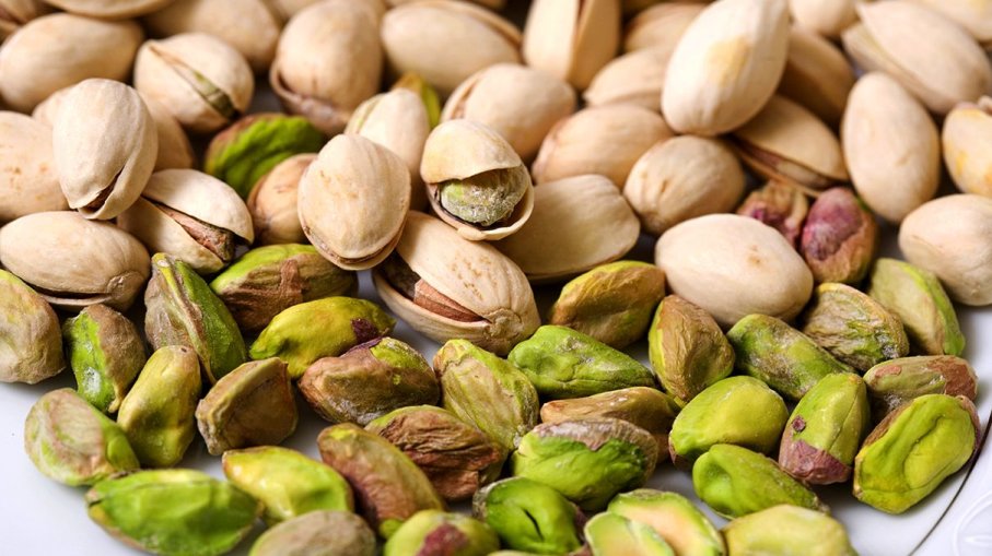 What are pistachio nuts and their 12 health benefits?