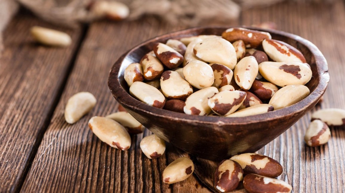 What is fat content and what is Brazil nuts fat content?
